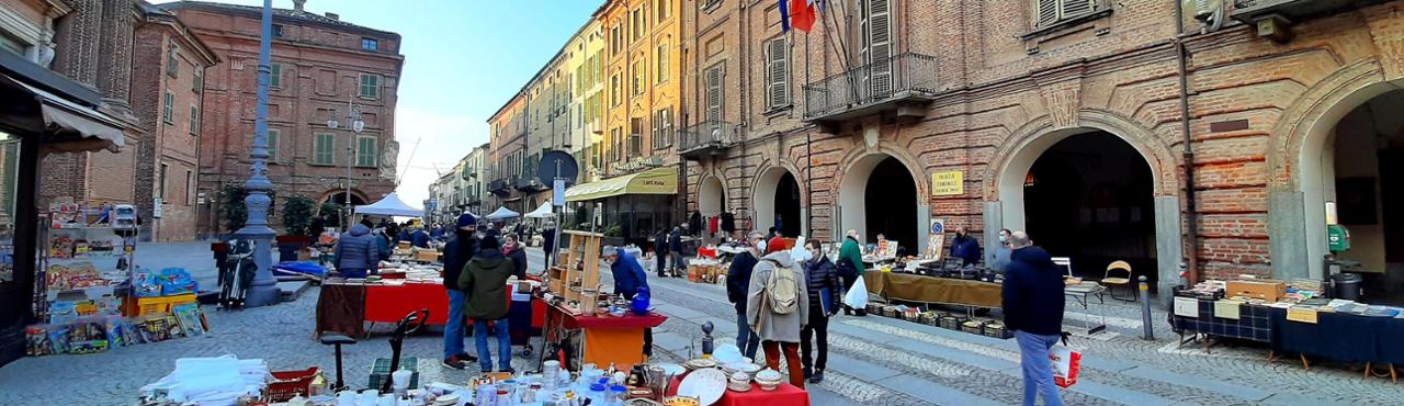 MERCATINO ANTIQUARIATO